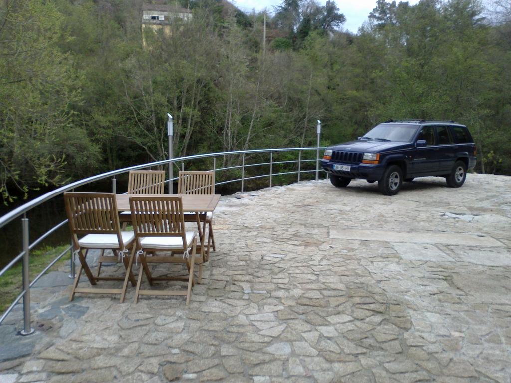 Moinho Da Ponte Velha Country house *