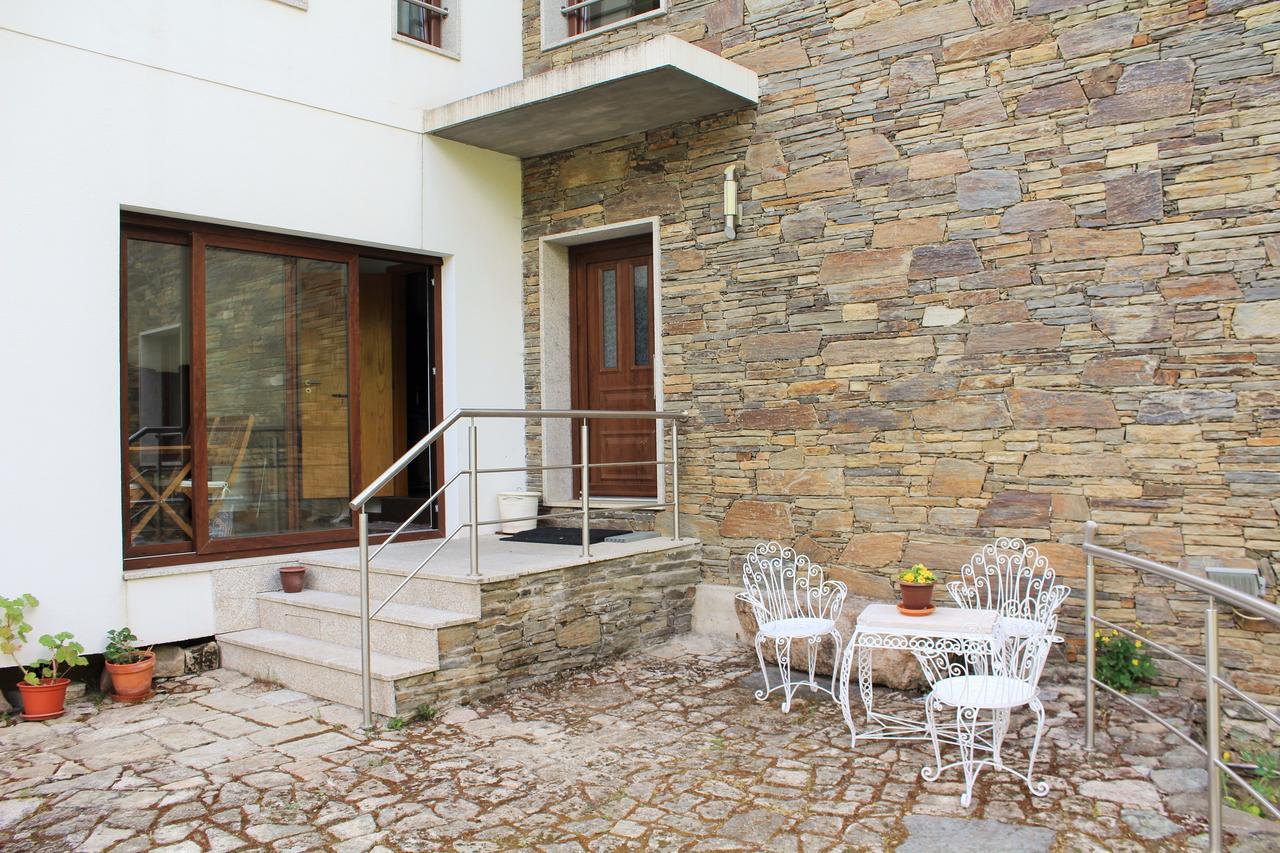 Moinho Da Ponte Velha Country house *
